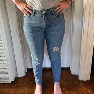 Cotton On Mom Jeans lightly distressed